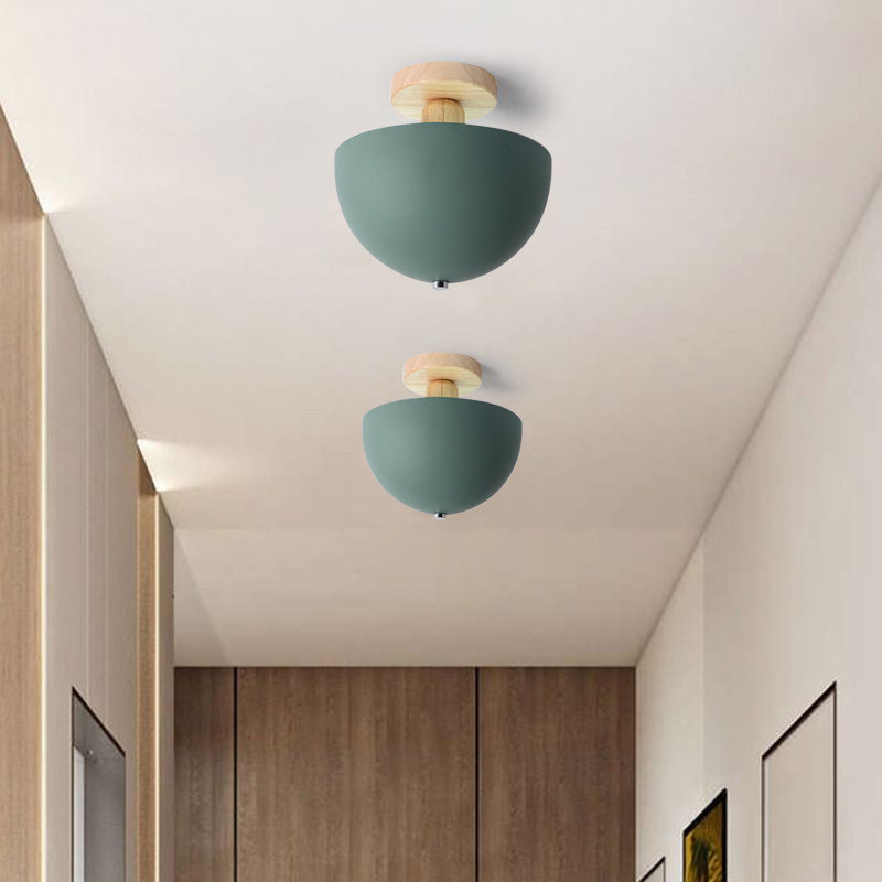 Lampa Sufitowa Skandynawska z Drewnianą Podstawą i Metalowym Kloszem - Zielony
