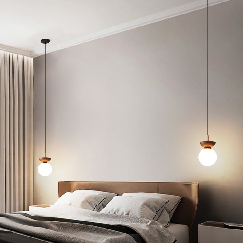 Lampa Sufitowa Skandynawska z Mleczną Kulą i Drewnianym Detalem