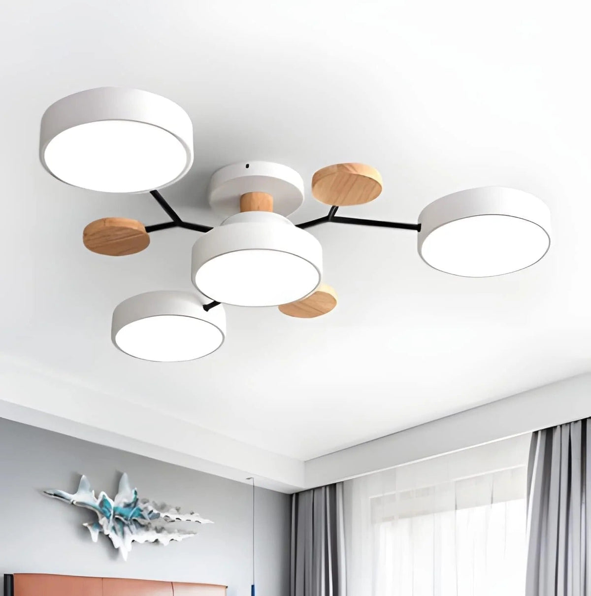 Lampa Sufitowa Skandynawska z Okrągłymi Kloszami i Drewnianymi Detalami - Biały
