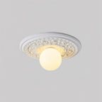 Lampa Sufitowa Vintage z Rzeźbioną Rozetą i Kloszem Kula - Biały