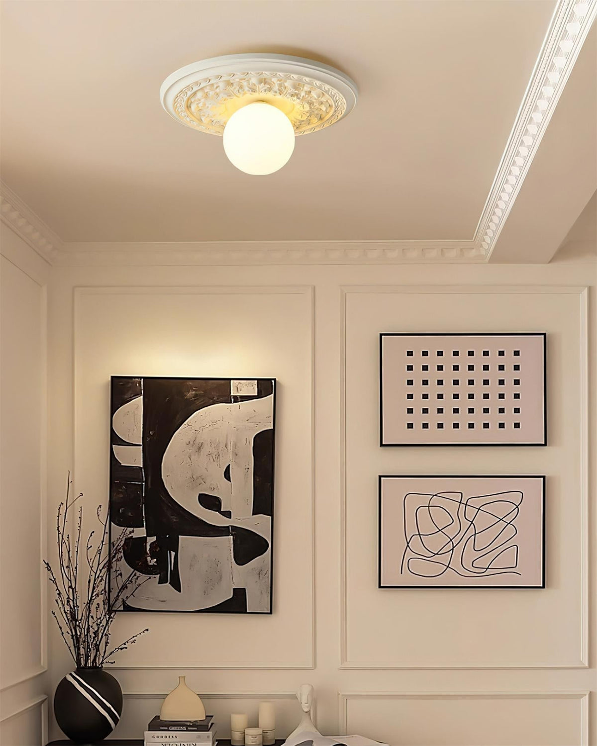 Lampa Sufitowa Vintage z Rzeźbioną Rozetą i Kloszem Kula - 23