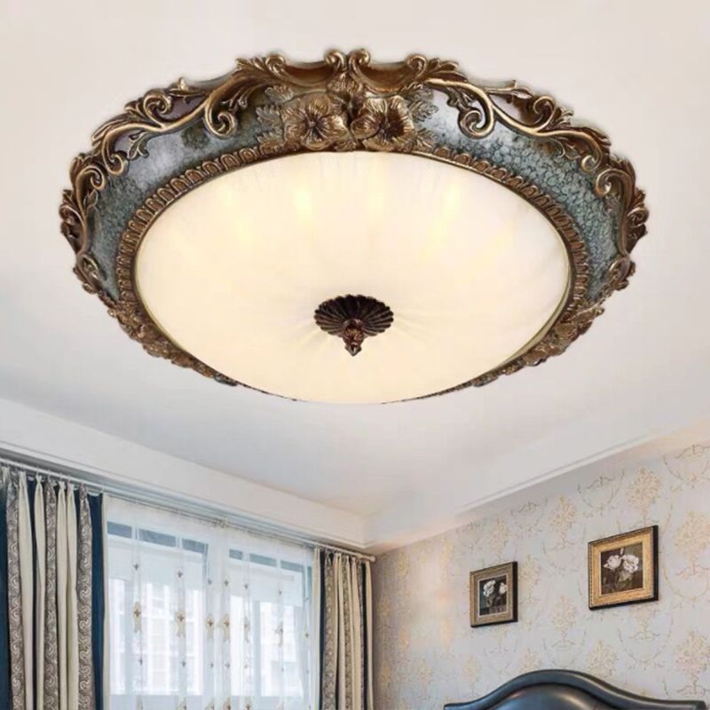 Lampa Sufitowa Vintage z Szklanym Kloszem i Ozdobną Żywiczną Oprawą - 3