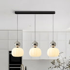 Lampa Wisząca Art Deco z Kulistym Detalem i Matowym Kloszem - Srebrny