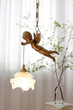 Lampa Wisząca Art Deco ze Złotą Figurką Anioła i Kloszem Kwiatowym - Mosiądz