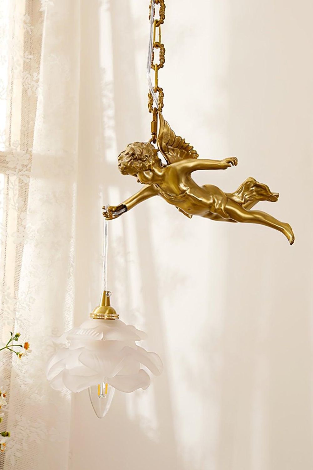 Lampa Wisząca Art Deco ze Złotą Figurką Anioła i Kloszem Kwiatowym - 7