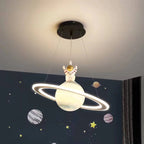 Lampa Wisząca do Pokoju Dziecięcego w Kształcie Planety z Figurką Astronauta - 8