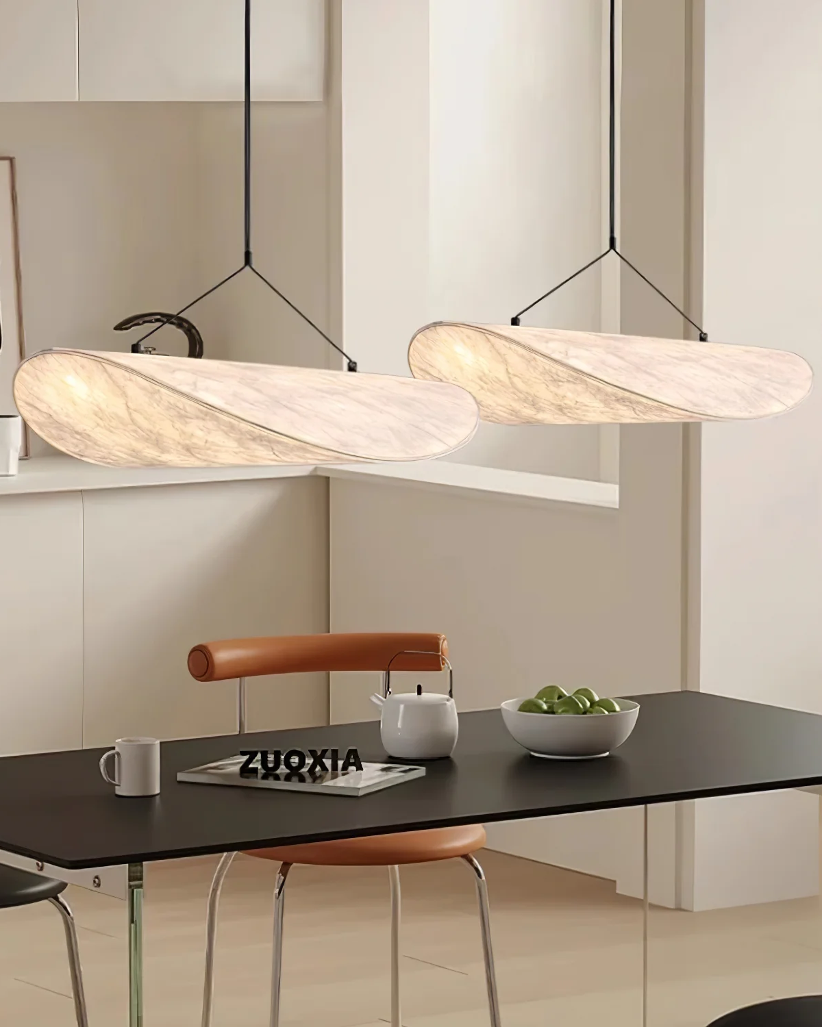 Lampa Wisząca Japandi z Rzeźbiarską Wstęgową Formą