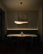 Lampa Wisząca Japandi z Rzeźbiarską Wstęgową Formą - 4