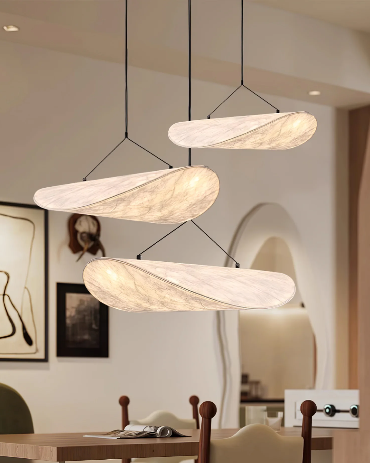 Lampa Wisząca Japandi z Rzeźbiarską Wstęgową Formą - 5