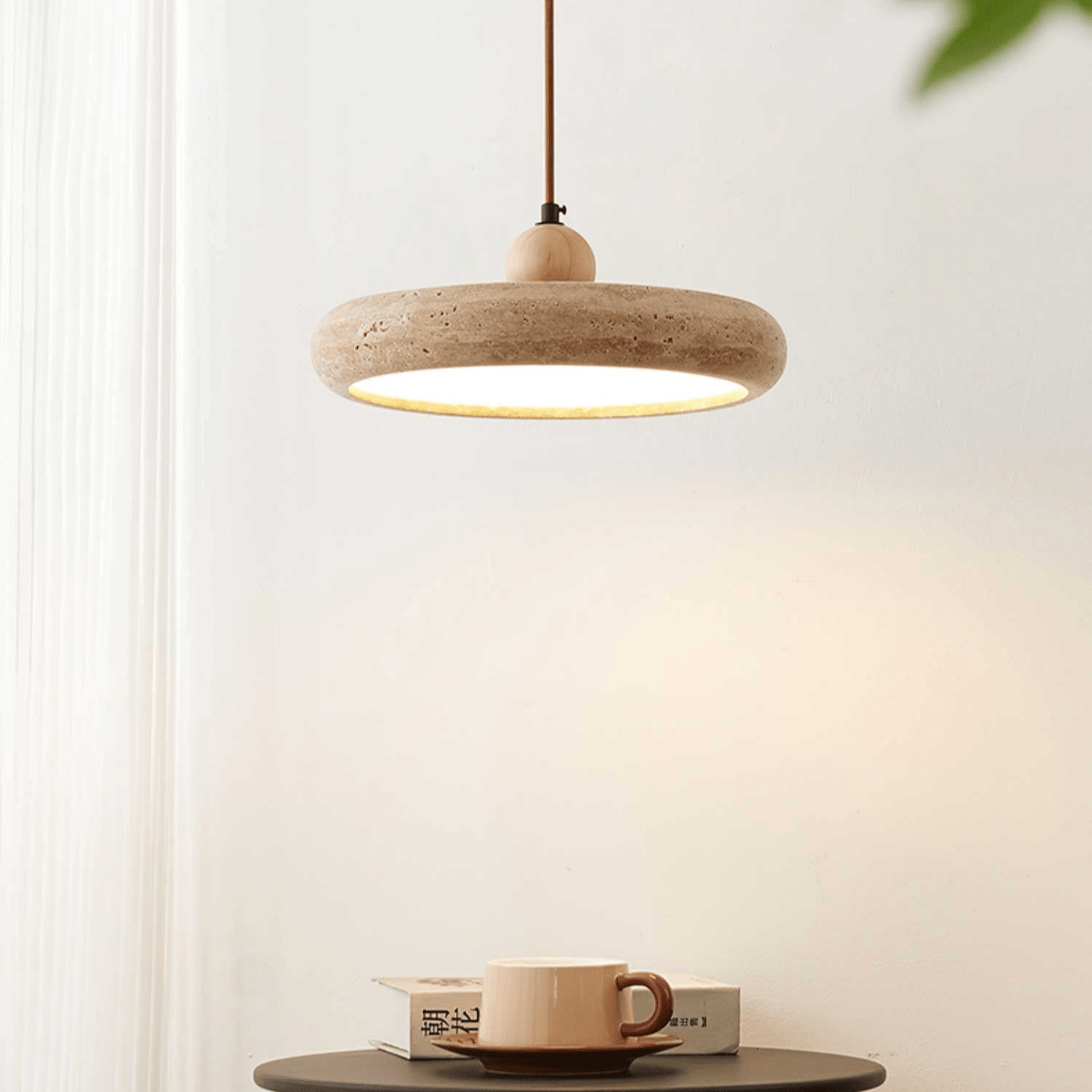 Lampa Wisząca Minimalistyczna z Trawertynowym Kloszem i Drewnianym Detalem - 16