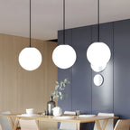 Lampa Wisząca Minimalistyczna ze Szklanym Kloszem Kulistym - Czarny