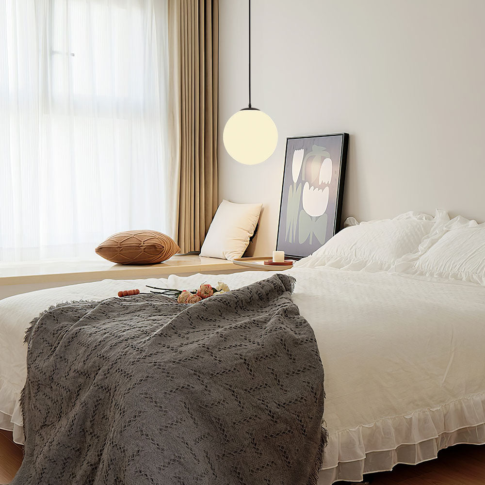Lampa Wisząca Minimalistyczna ze Szklanym Kloszem Kulistym - Czarny