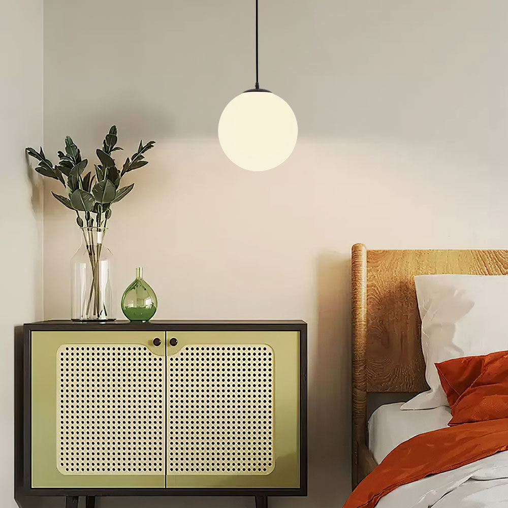 Lampa Wisząca Minimalistyczna ze Szklanym Kloszem Kulistym - Czarny