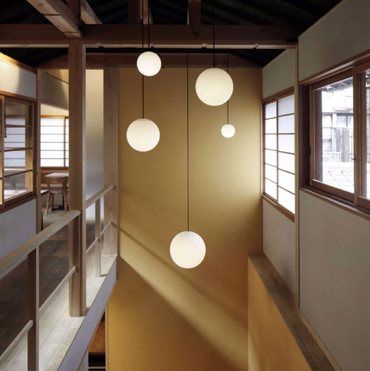 Lampa Wisząca Minimalistyczna ze Szklanym Kloszem w Kształcie Kuli - 4