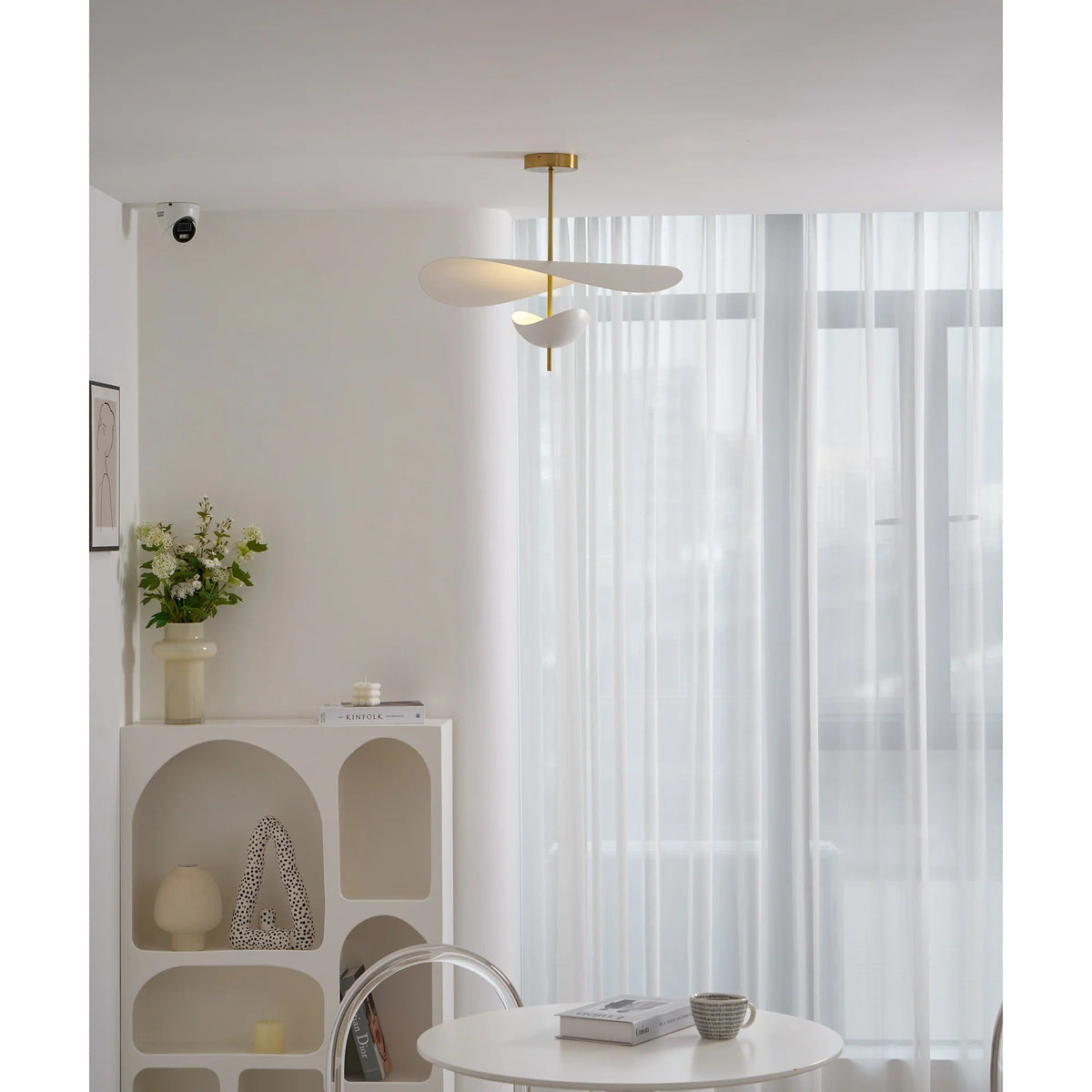 Lampa Wisząca Nowoczesna z Falującymi Kloszami na Złotym Drążku - 11