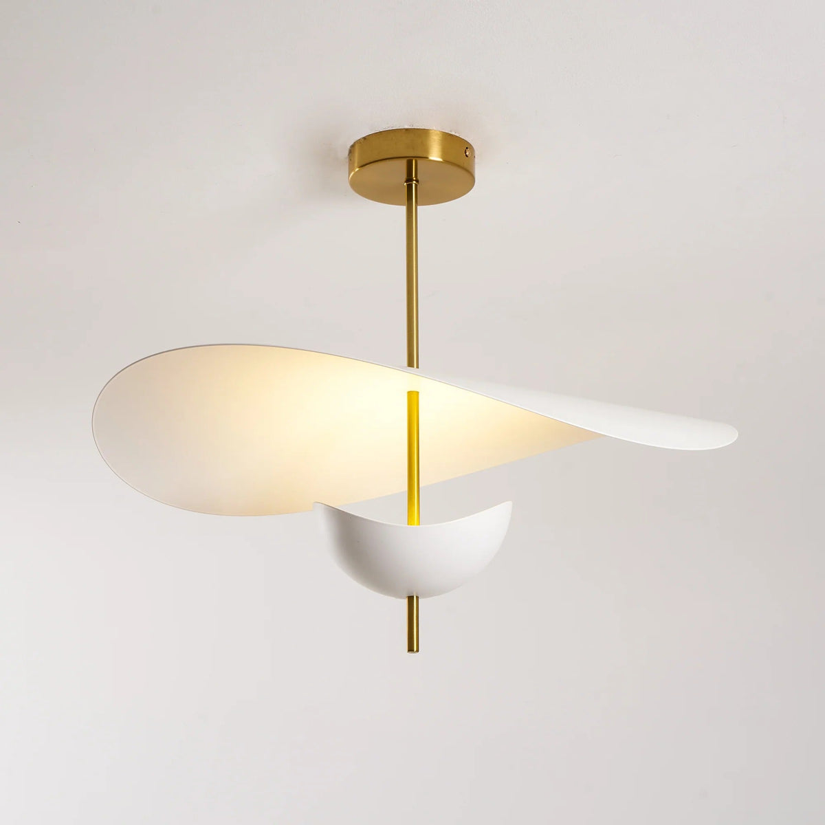 Lampa Wisząca Nowoczesna z Falującymi Kloszami na Złotym Drążku - 13