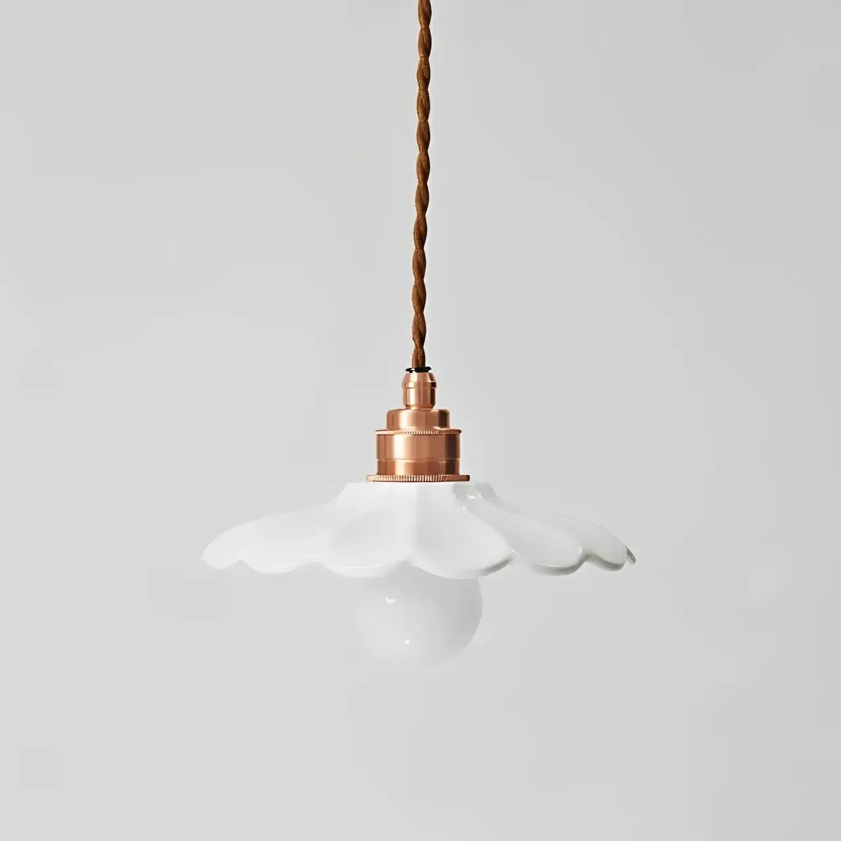 Lampa Wisząca Retro z Ceramicznym Kloszem w Kształcie Płatka - Biały
