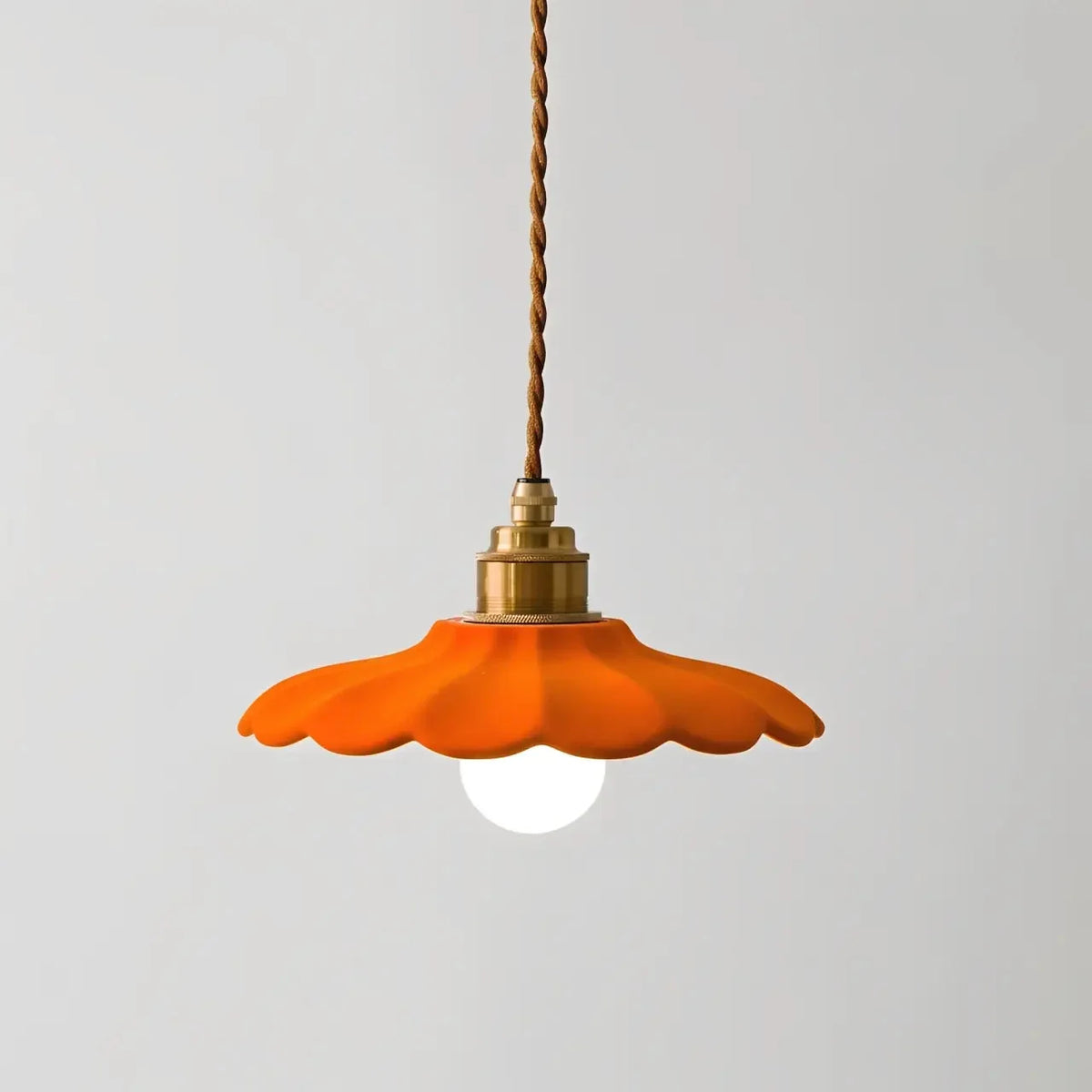 Lampa Wisząca Retro z Ceramicznym Kloszem w Kształcie Płatka - Pomarańczowy