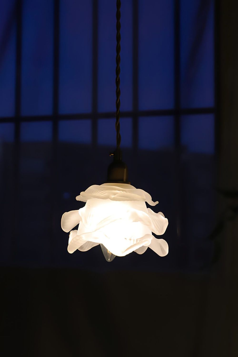 Lampa Wisząca Retro z Kwiatowym Kloszem Szklanym - 10