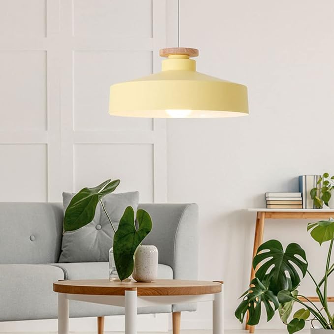Lampa Wisząca Skandynawska z Drewnianym Detalem i Płaskim Kloszem - Żółty
