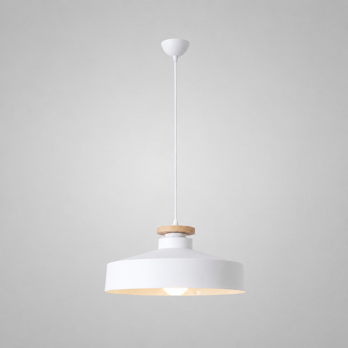 Lampa Wisząca Skandynawska z Drewnianym Detalem i Płaskim Kloszem - 5