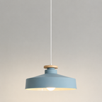 Lampa Wisząca Skandynawska z Drewnianym Detalem i Płaskim Kloszem - Niebieski