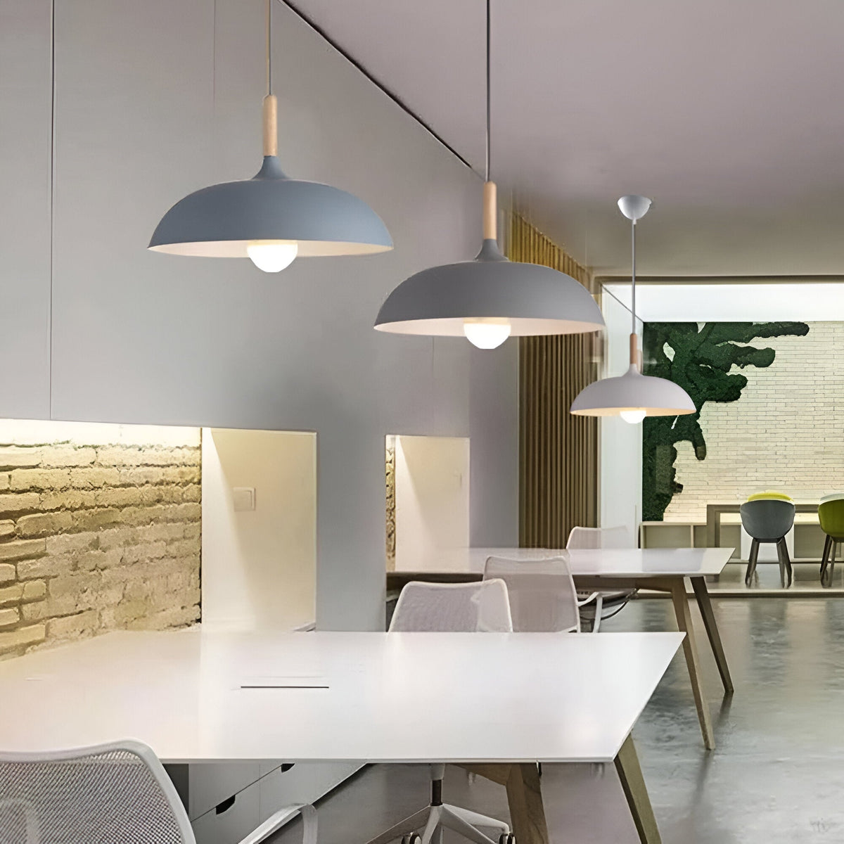Lampa Wisząca Skandynawska z Okrągłym Kloszem i Drewnianym Akcentem - 26