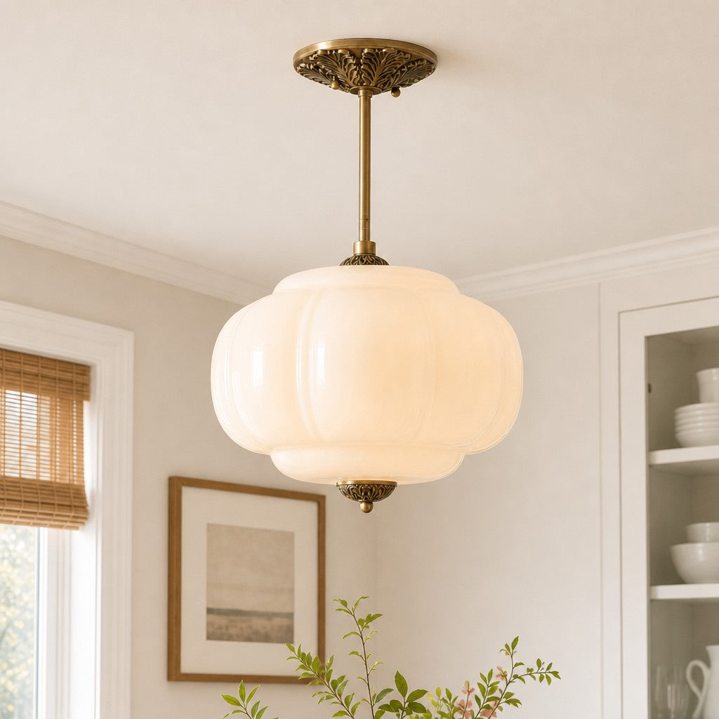 Lampa Wisząca Vintage z Kloszem ze Szkła Mlecznego w Kształcie Dyni - Biały