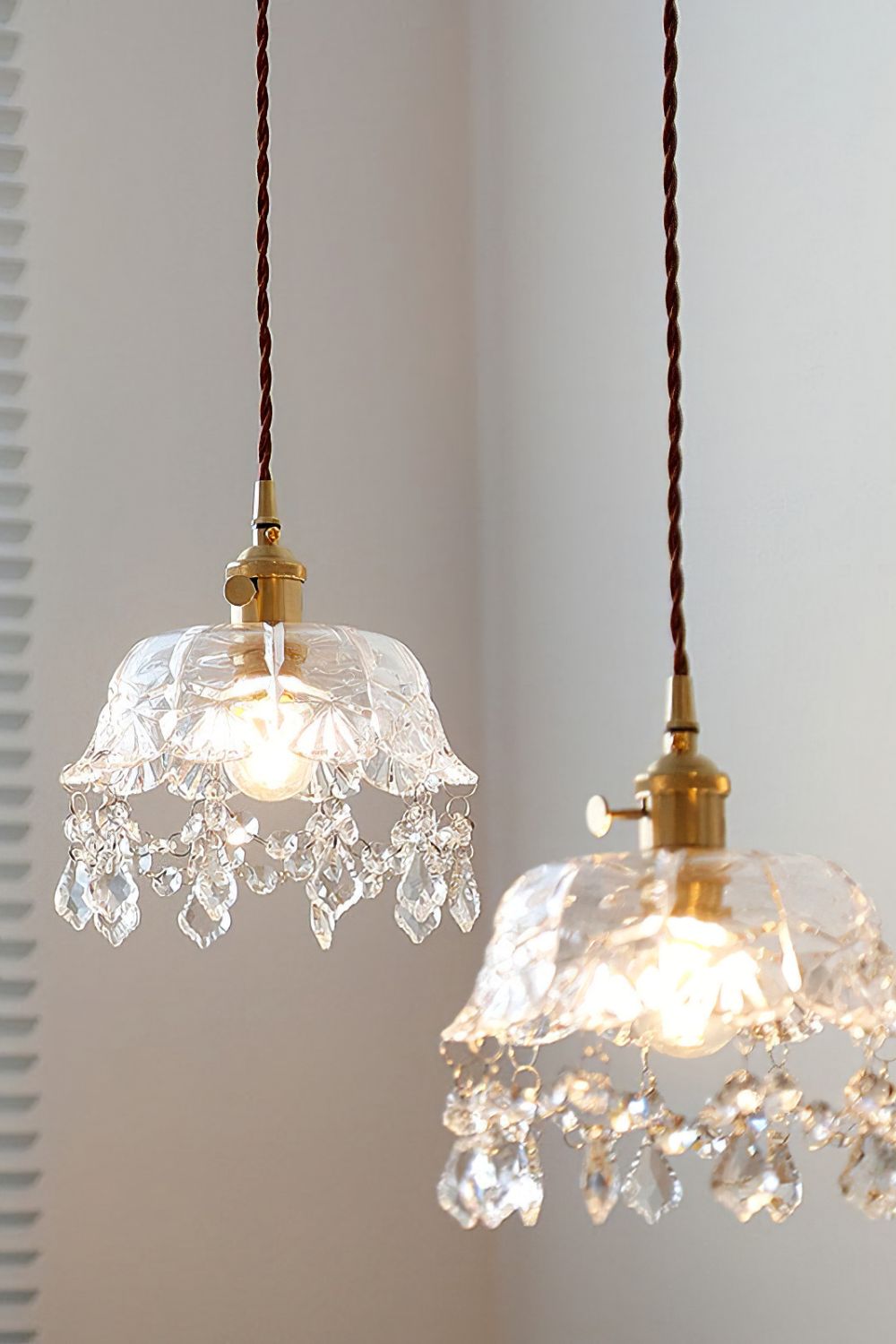 Lampa Wisząca Vintage z Kryształowymi Zawieszkami i Szklanym Kloszem - 12