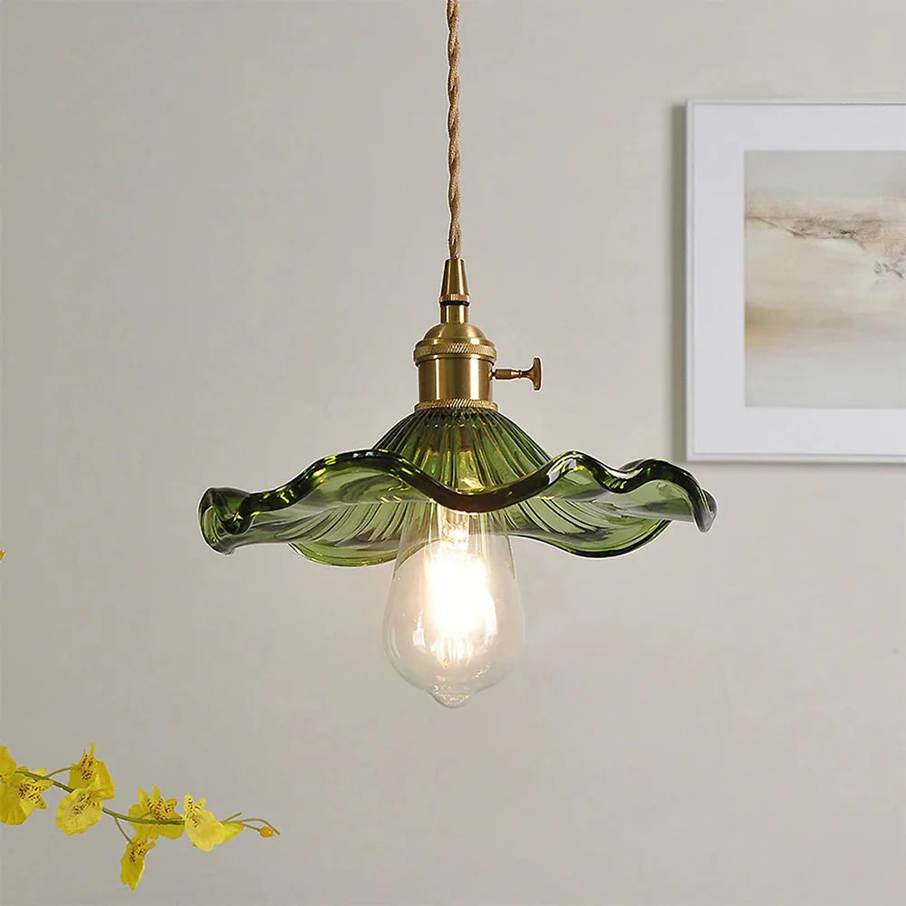 Lampa Wisząca Vintage z Kwiatowym Kloszem Szklanym i Mosiężną Oprawą - Zielony