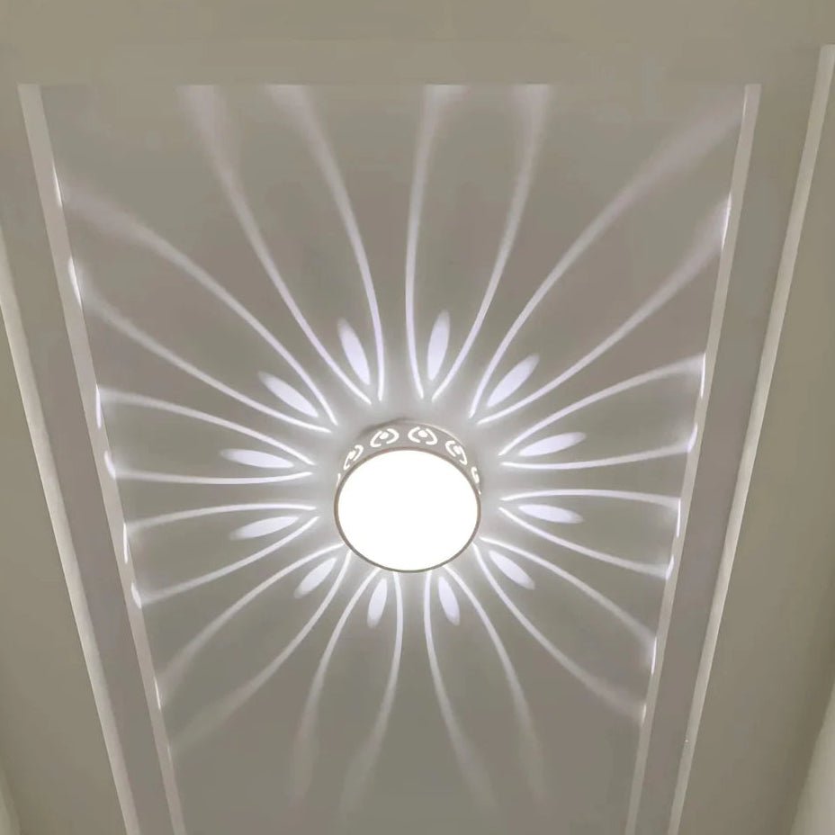 Minimalistyczna Lampa Sufitowa LED z Ażurowym Kloszem - Zimna biel