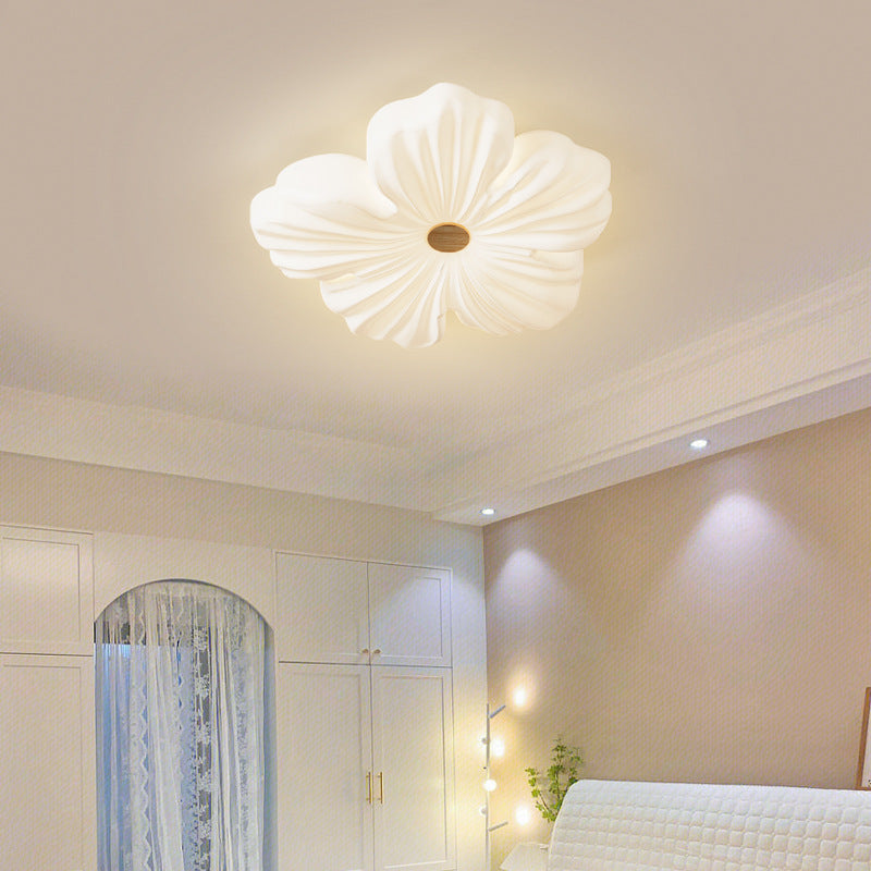 Lampa Sufitowa Kwiat Nowoczesna z Drewnianym Detalem