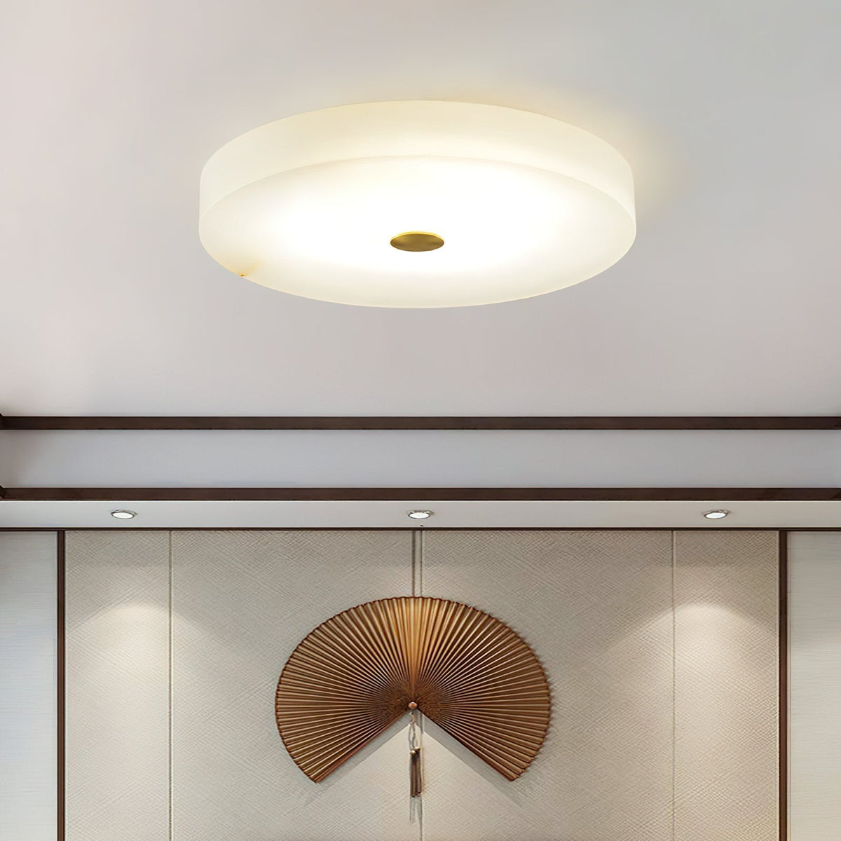 Lampa Sufitowa Okrągła Alabastrowa z Mosiężnym Akcentem - 20