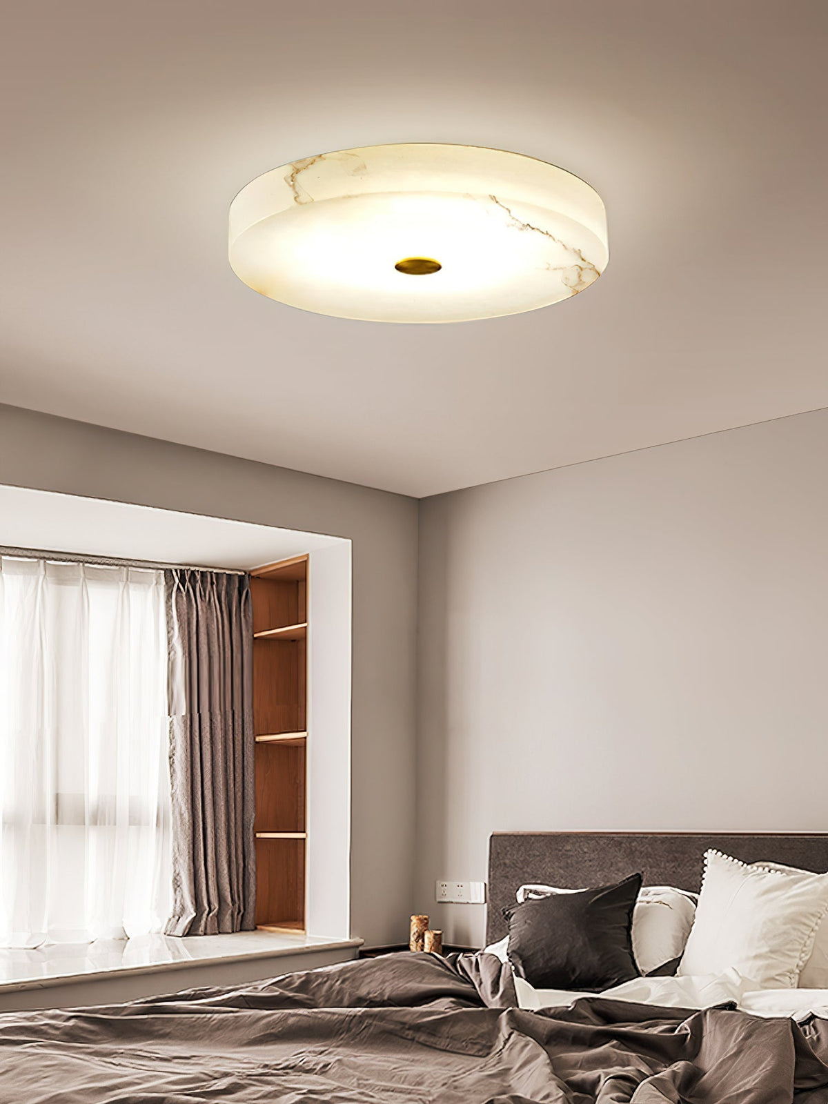 Lampa Sufitowa Okrągła Alabastrowa z Mosiężnym Akcentem - 23