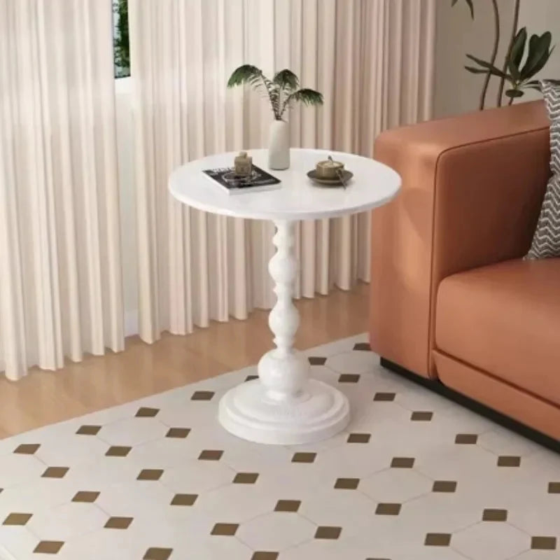 Okrągły Stolik Pomocniczy Vintage z Toczoną Nóżką - Biały