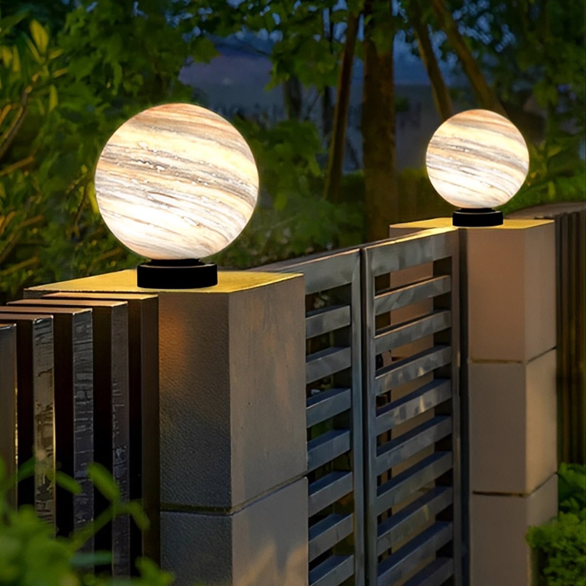 Lampa Ogrodowa Kulista ze Szklanym Kloszem o Marmurkowym Wzorze - 5