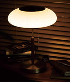Lampa Stołowa Retro z Żebrowanym Szklanym Kloszem - 17