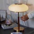 Lampa Stołowa Retro z Żebrowanym Szklanym Kloszem - 18
