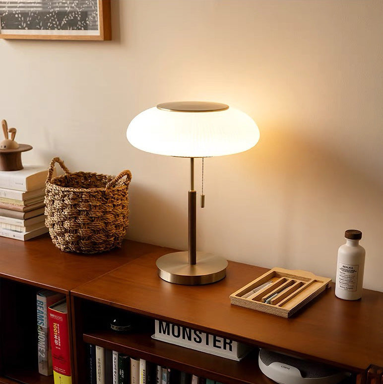 Lampa Stołowa Retro z Żebrowanym Szklanym Kloszem - 4