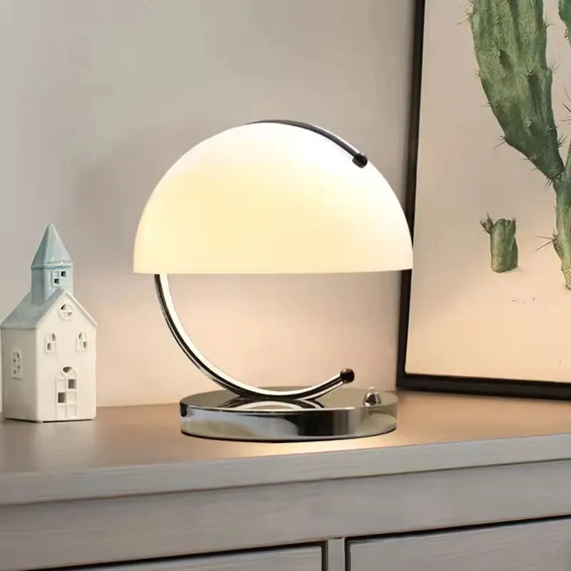 Lampa Stołowa Retro z Kloszem i Chromowaną Podstawą - Biały