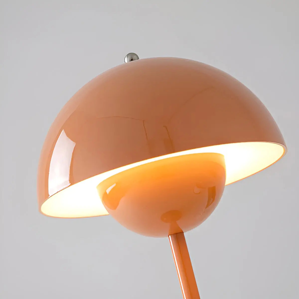 Lampa Stołowa Retro z Kloszem Kopułowym i Okrągłą Podstawą