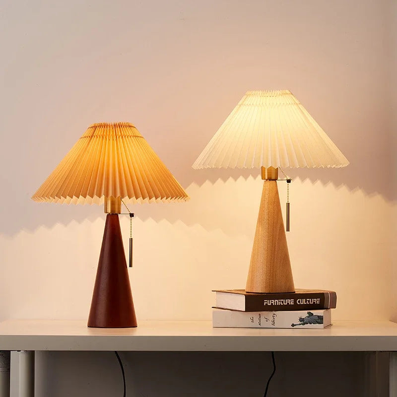 Lampa Stołowa Skandynawska z Plisowanym Kloszem i Drewnianą Podstawą - 5