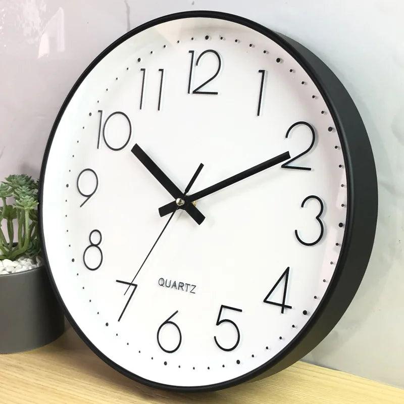Zegar Ścienny Okrągły Minimalistyczny z Cichym Mechanizmem - Czarny/Biały