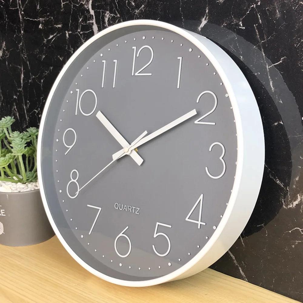 Zegar Ścienny Okrągły Minimalistyczny z Cichym Mechanizmem - 3