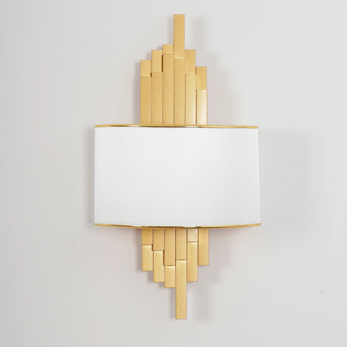 Kinkiet Art Deco z Złotymi Rurkami i Półotwartym Kloszem - 9