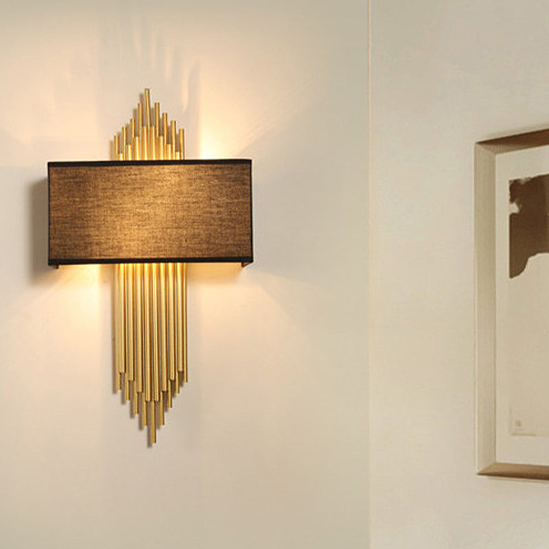 Lampa Ścienna Art Deco z Prostokątnym Kloszem i Złotymi Rurkami - Czarny