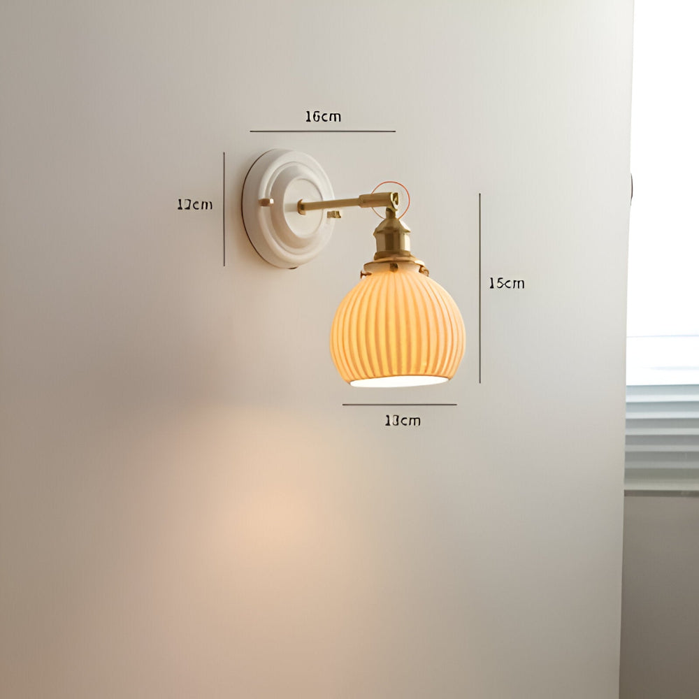 Kinkiet Rustykalny z Ceramicznym Kloszem i Mosiężnym Ramieniem - 11