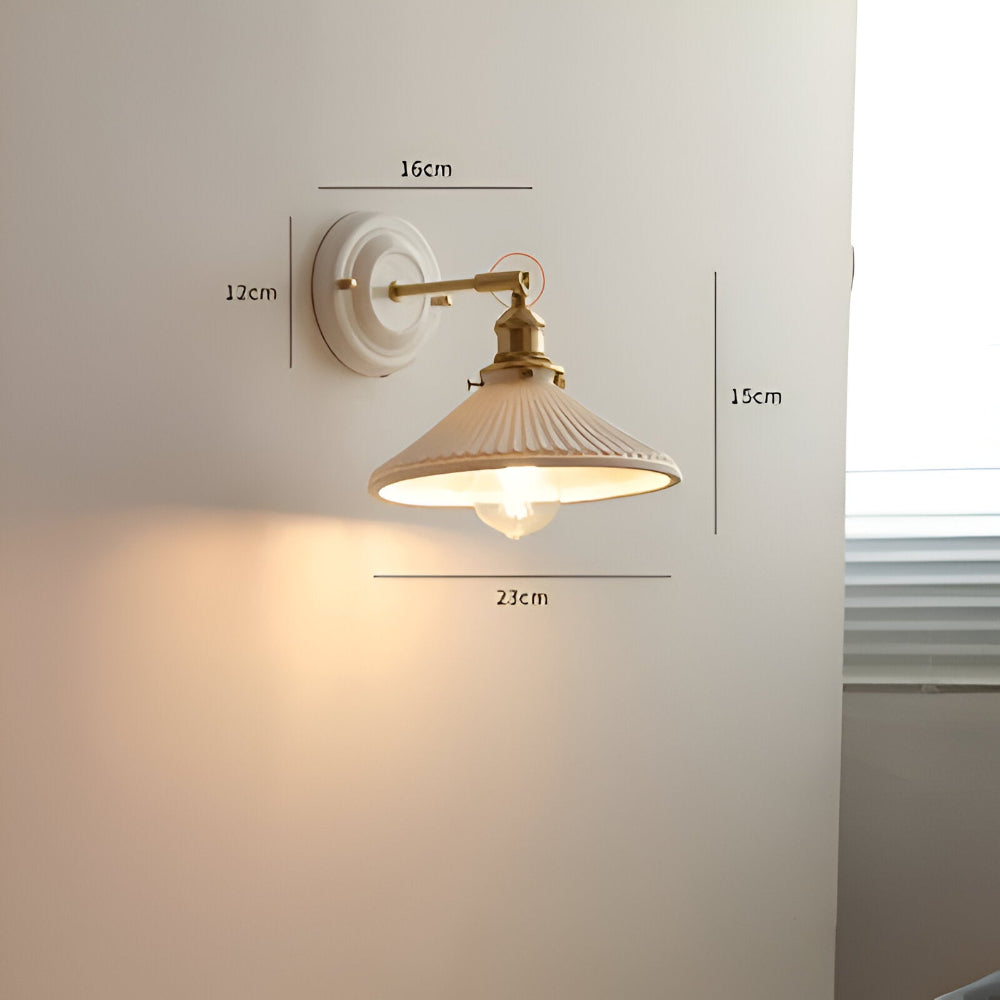 Kinkiet Rustykalny z Ceramicznym Kloszem i Mosiężnym Ramieniem - 4